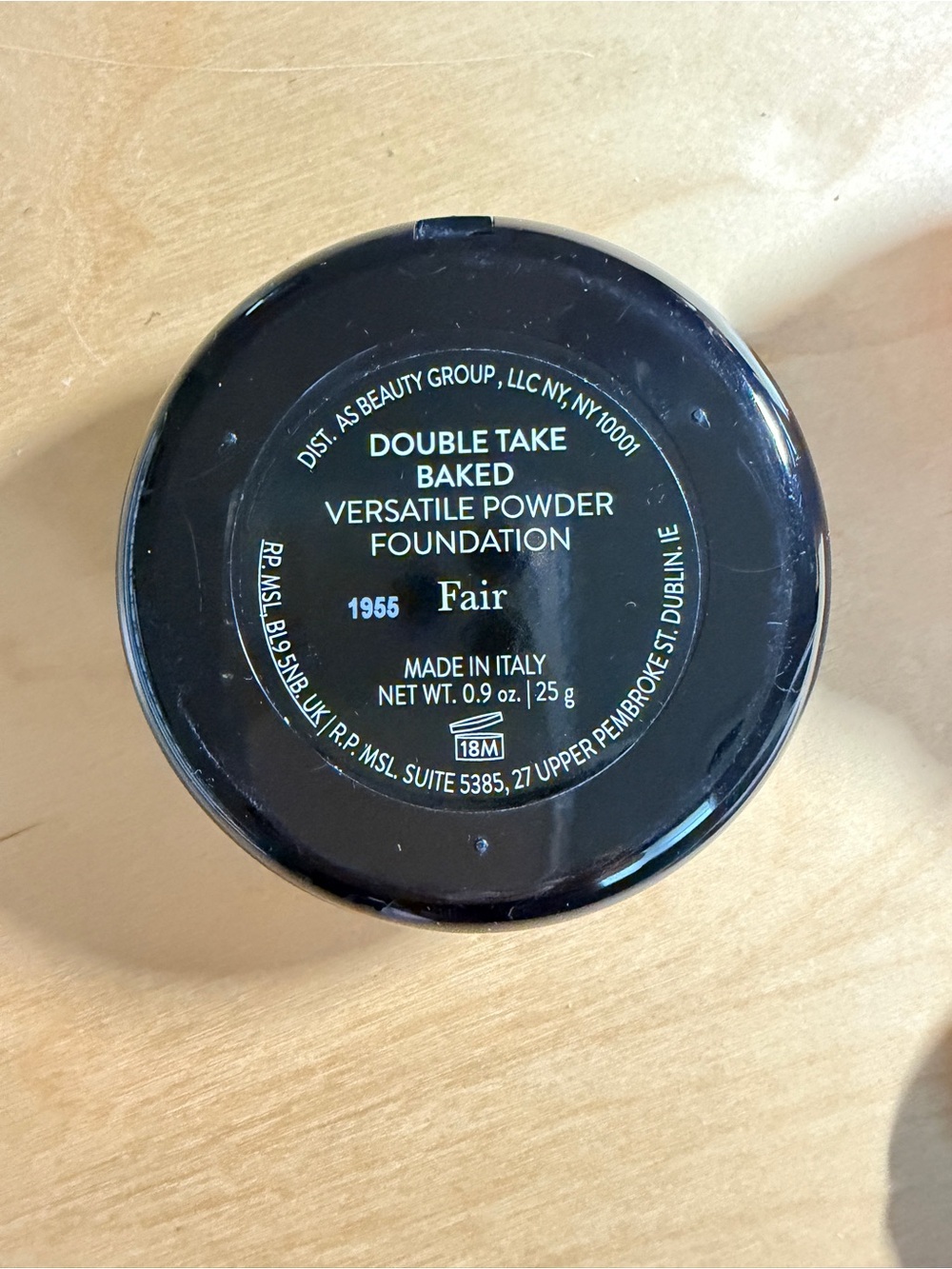 Laura Geller Double Take Baked Foundation Powder- FAIR - Picture 4 of 4